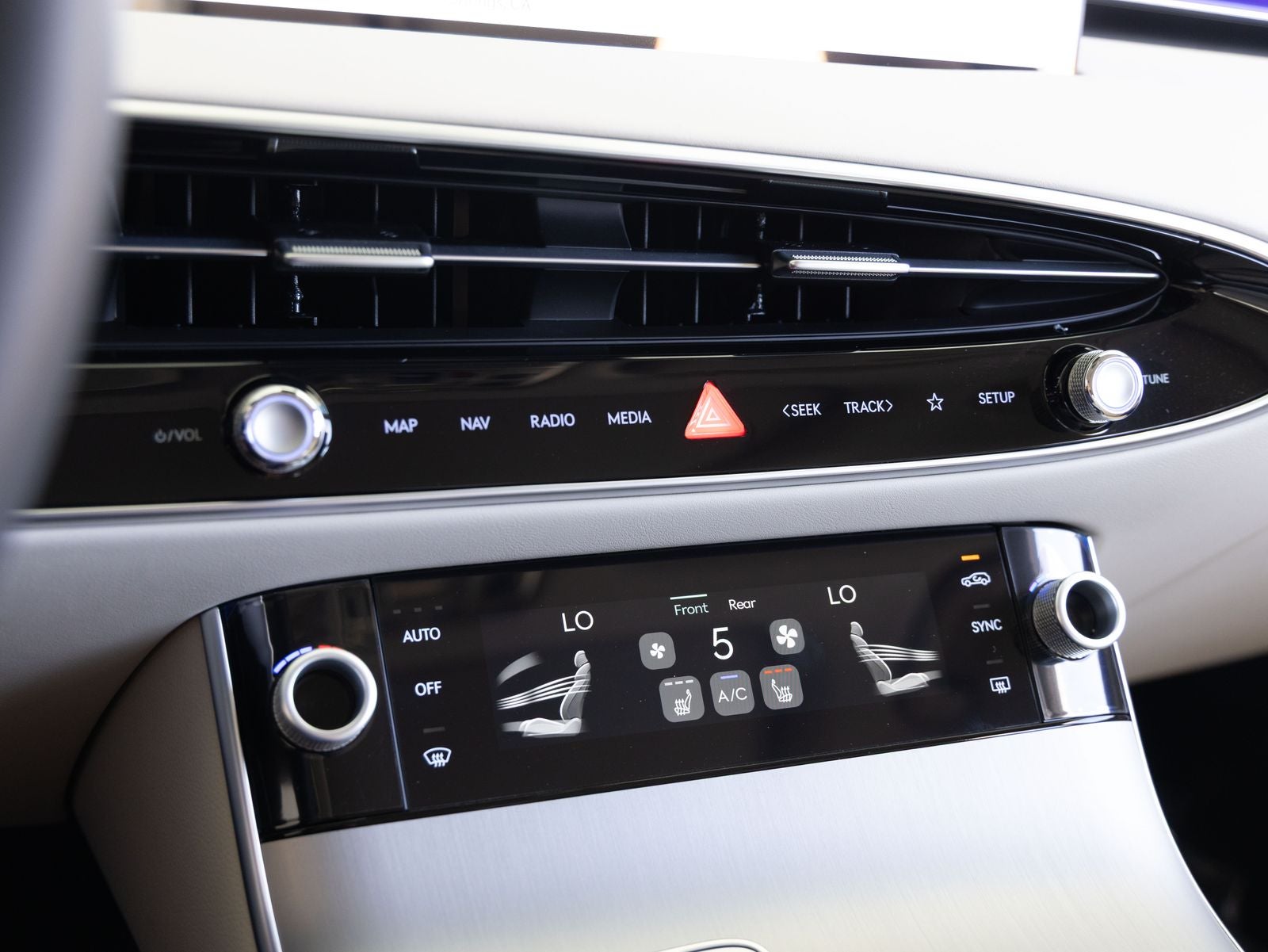 2026 Genesis GV70 2.5T Select