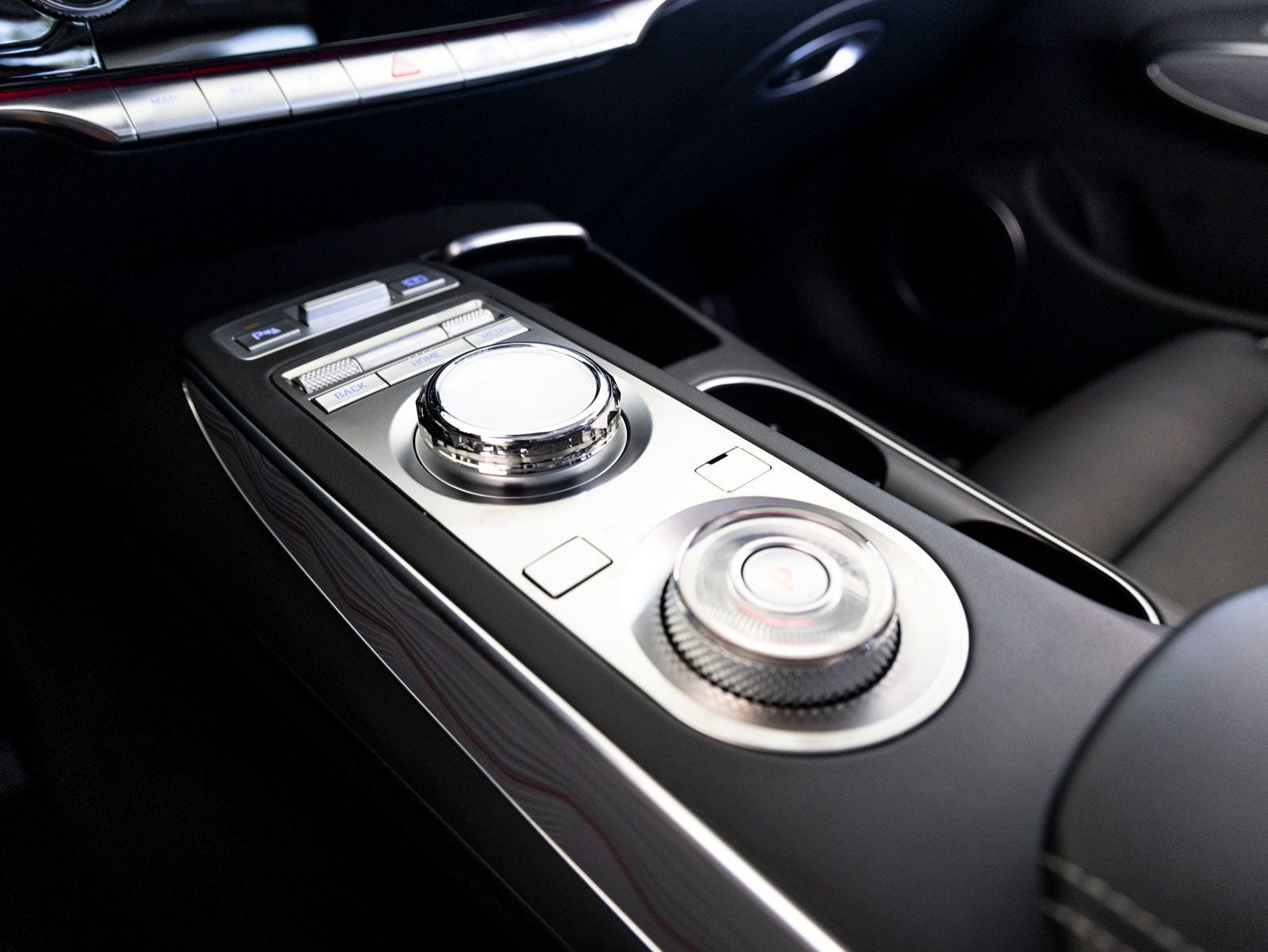 2024 Genesis GV70 2.5T