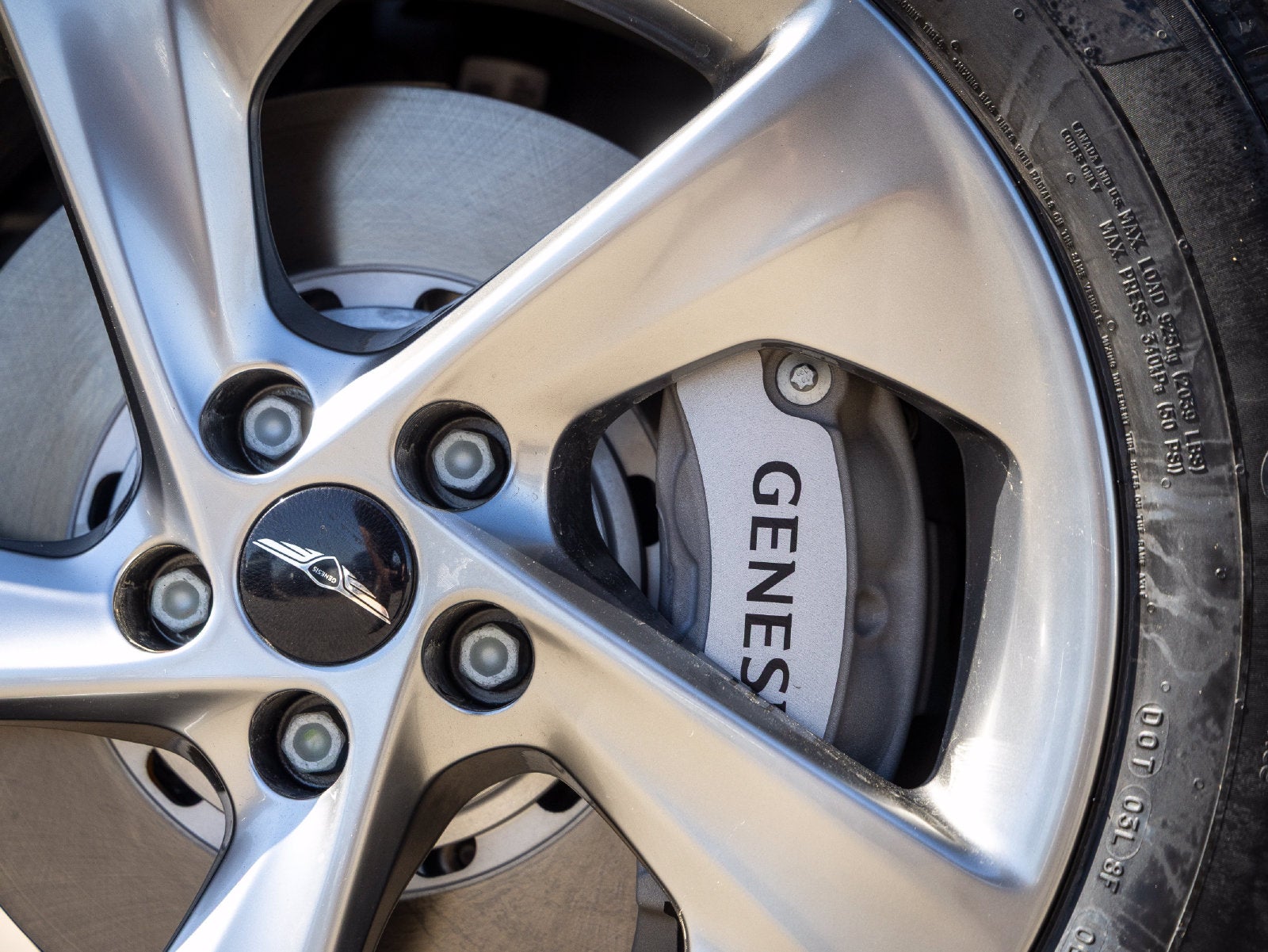 2026 Genesis GV70 2.5T Advanced