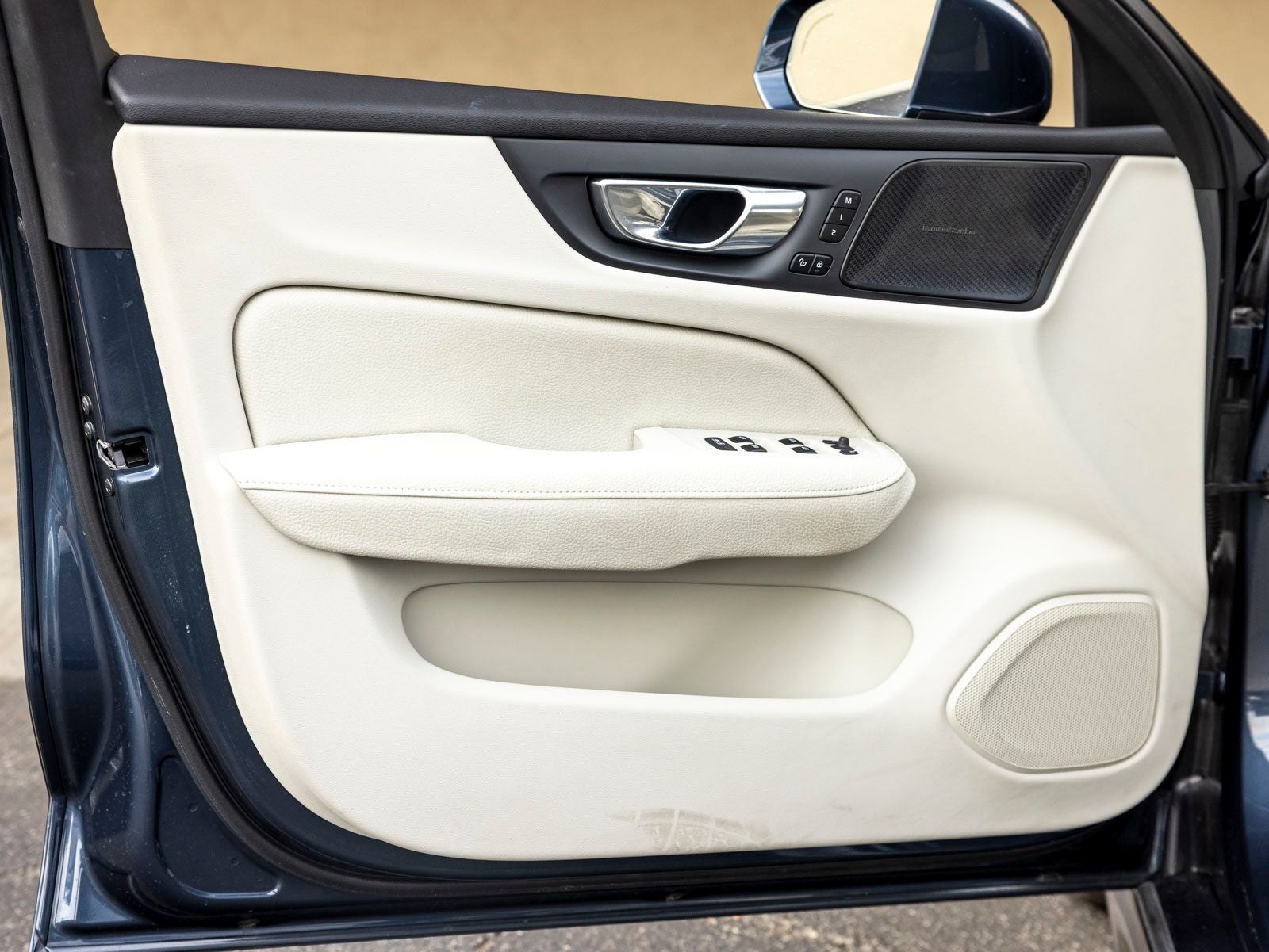 2022 Volvo S60 Recharge Plug-In Hybrid T8 Inscription