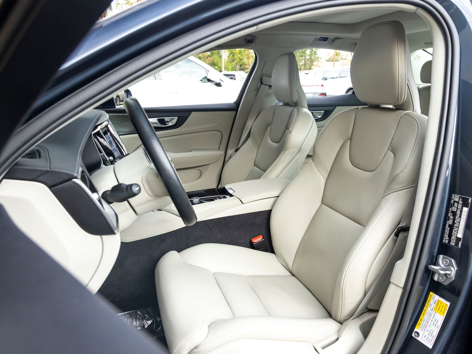 2022 Volvo S60 Recharge Plug-In Hybrid T8 Inscription