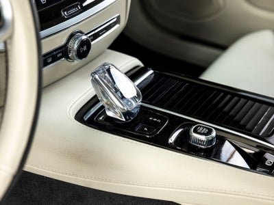 2022 Volvo S60 Recharge Plug-In Hybrid T8 Inscription