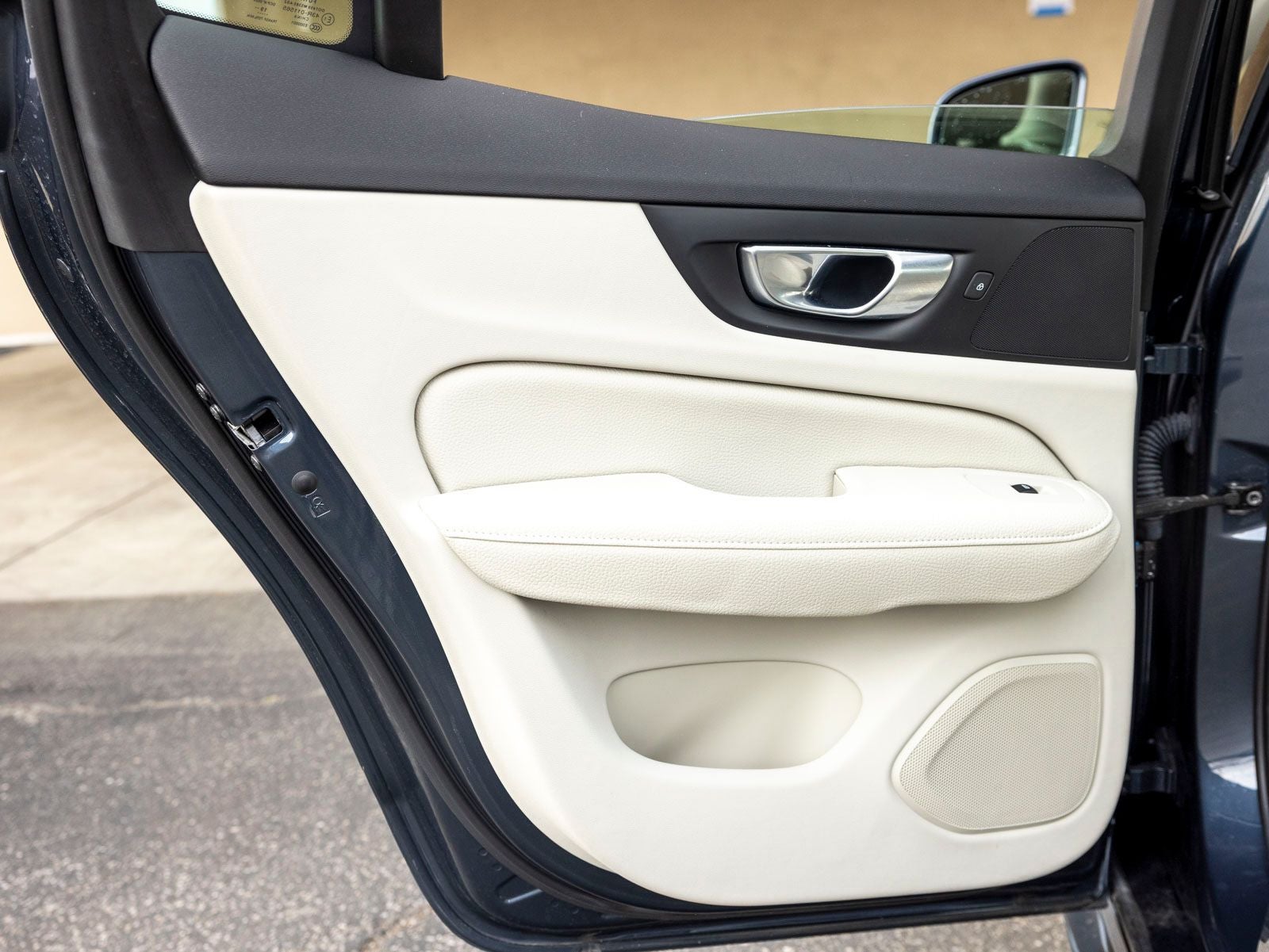 2022 Volvo S60 Recharge Plug-In Hybrid T8 Inscription