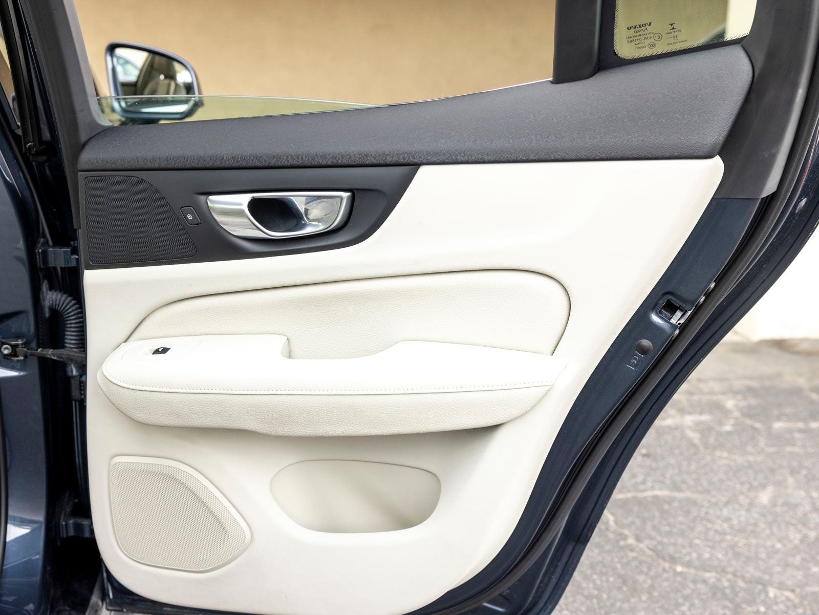 2022 Volvo S60 Recharge Plug-In Hybrid T8 Inscription