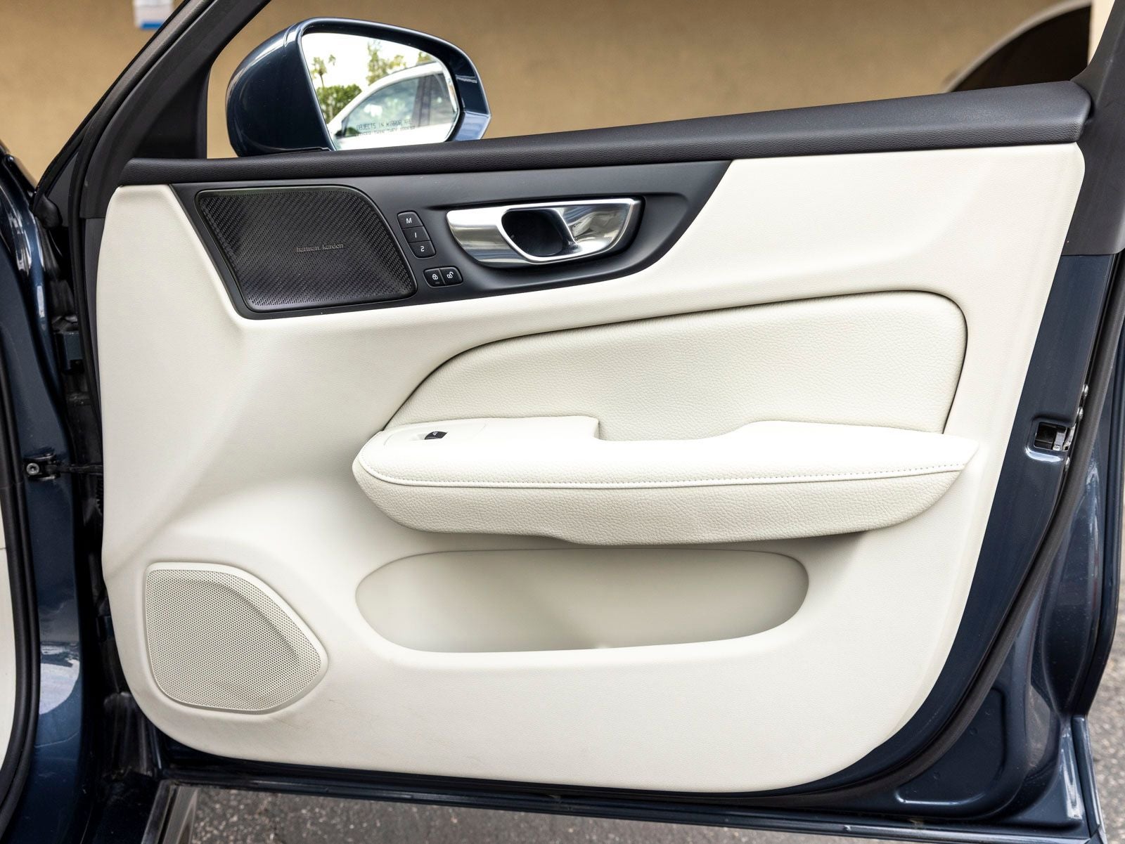 2022 Volvo S60 Recharge Plug-In Hybrid T8 Inscription