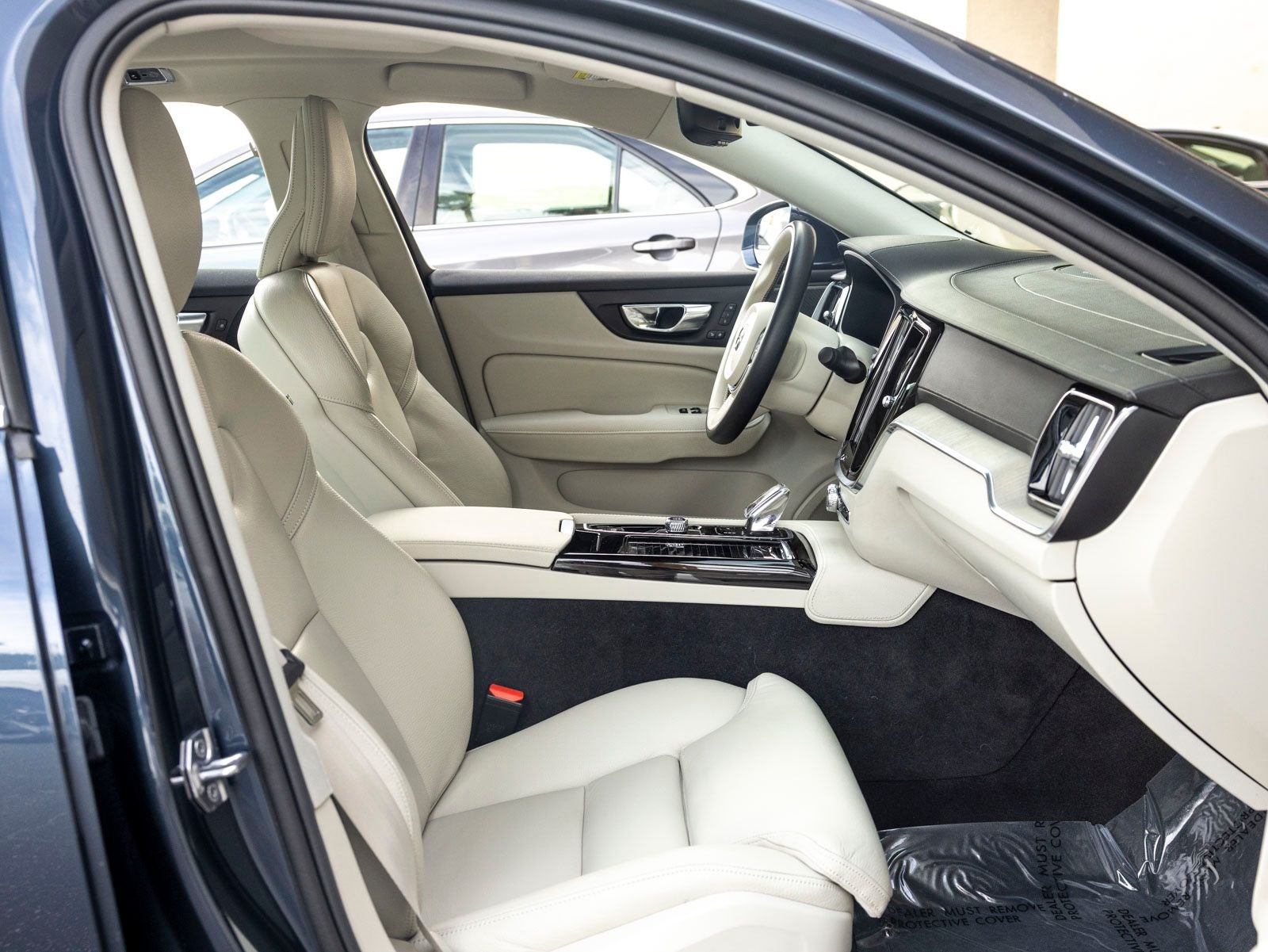 2022 Volvo S60 Recharge Plug-In Hybrid T8 Inscription