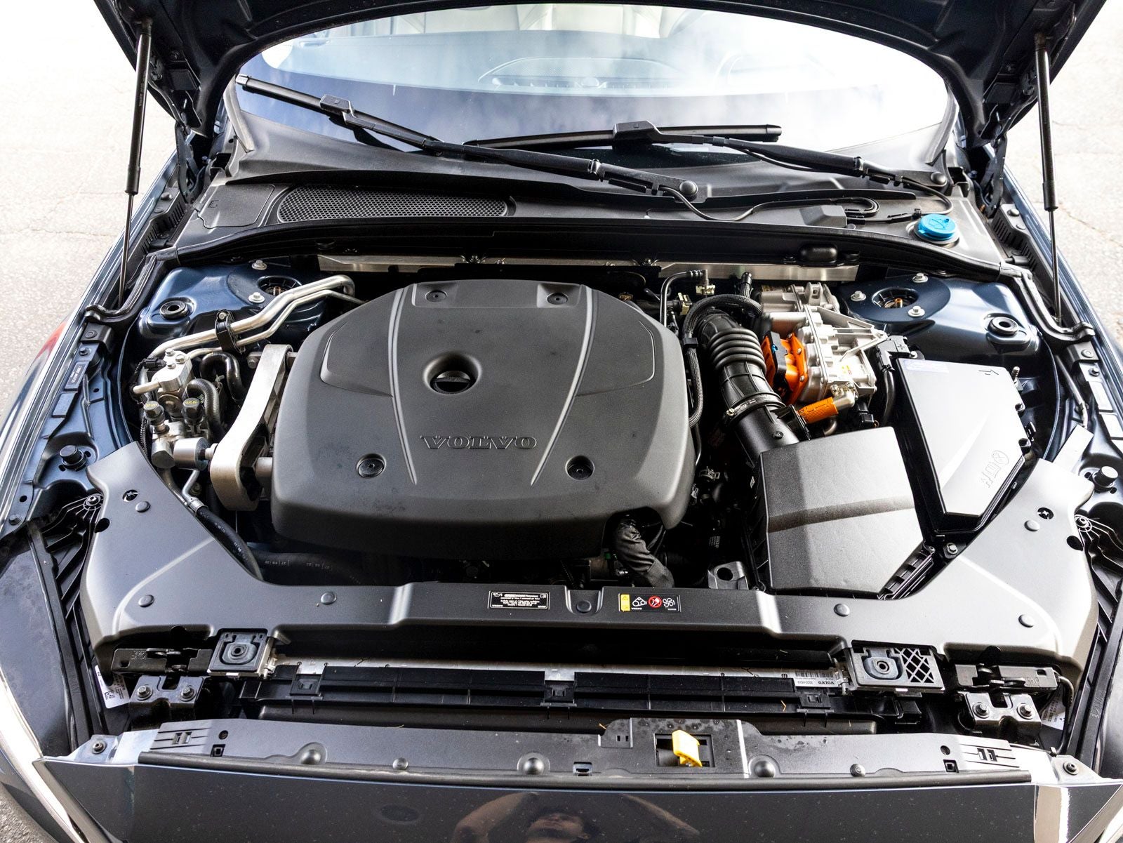 2022 Volvo S60 Recharge Plug-In Hybrid T8 Inscription