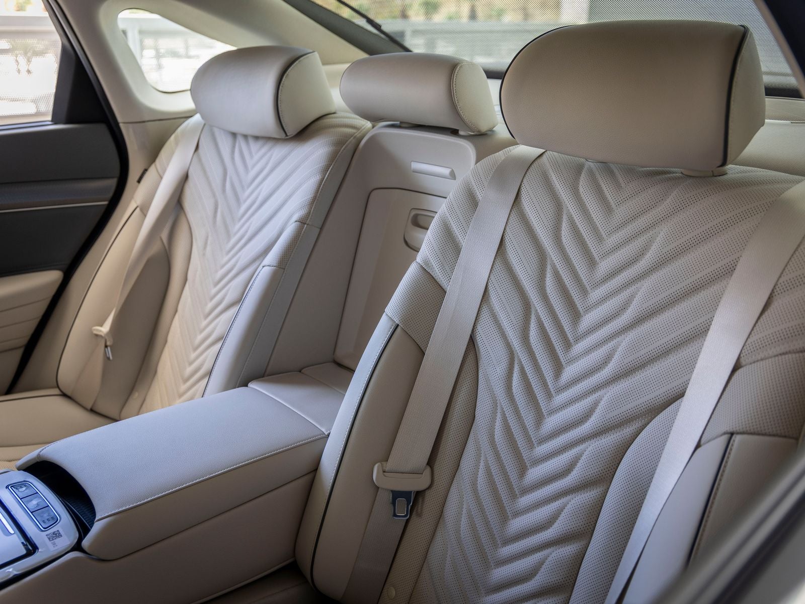 2027 Genesis G80 2.5T Sport Prestige
