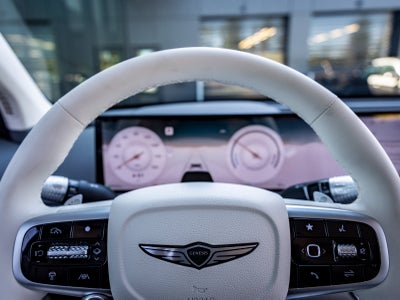 2027 Genesis GV60 19"