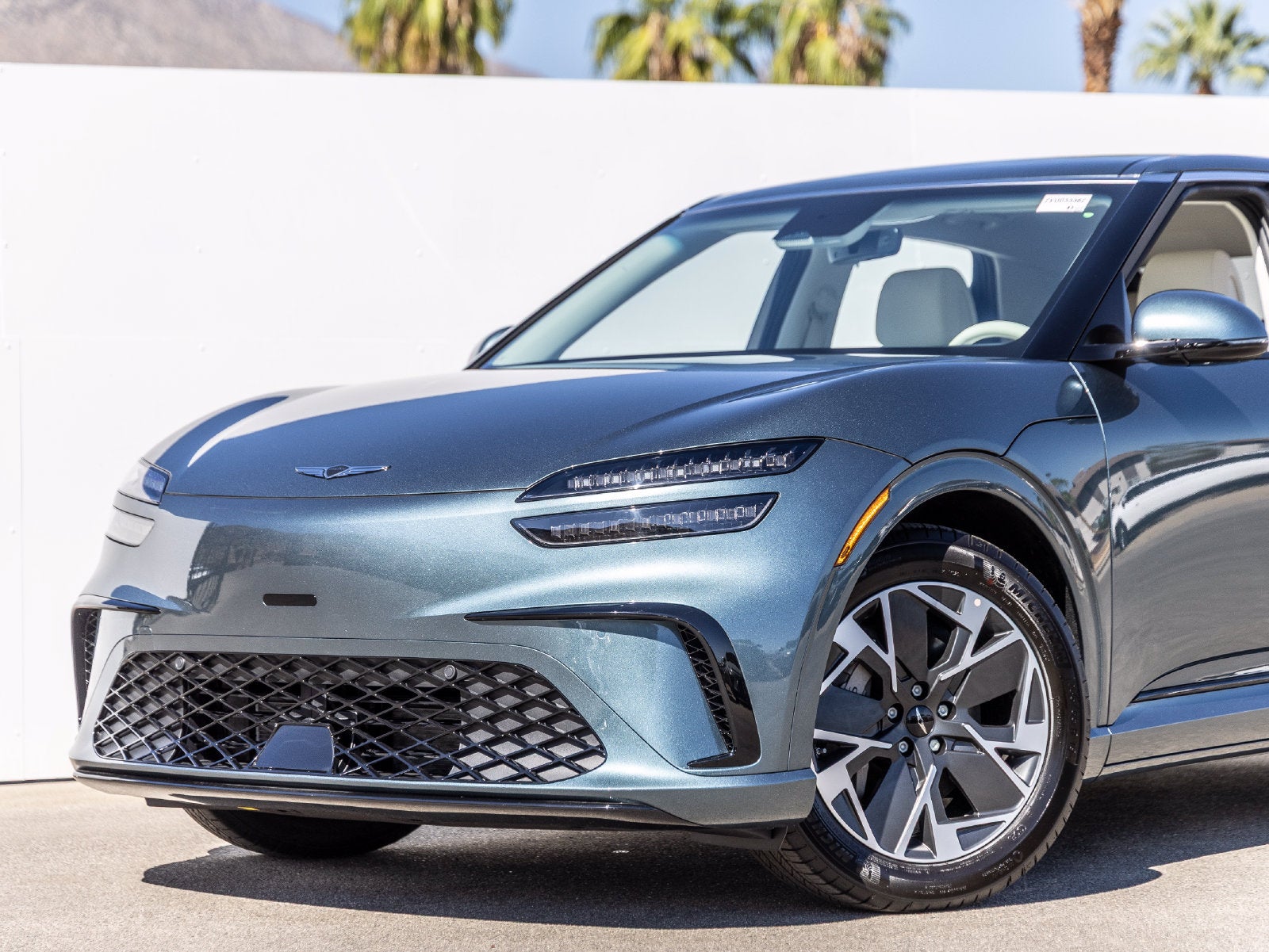 2027 Genesis GV60 19"