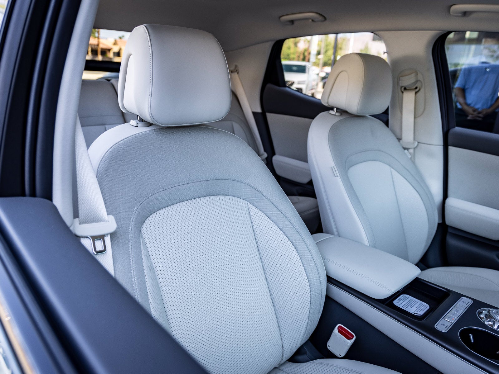 2027 Genesis GV60 19"