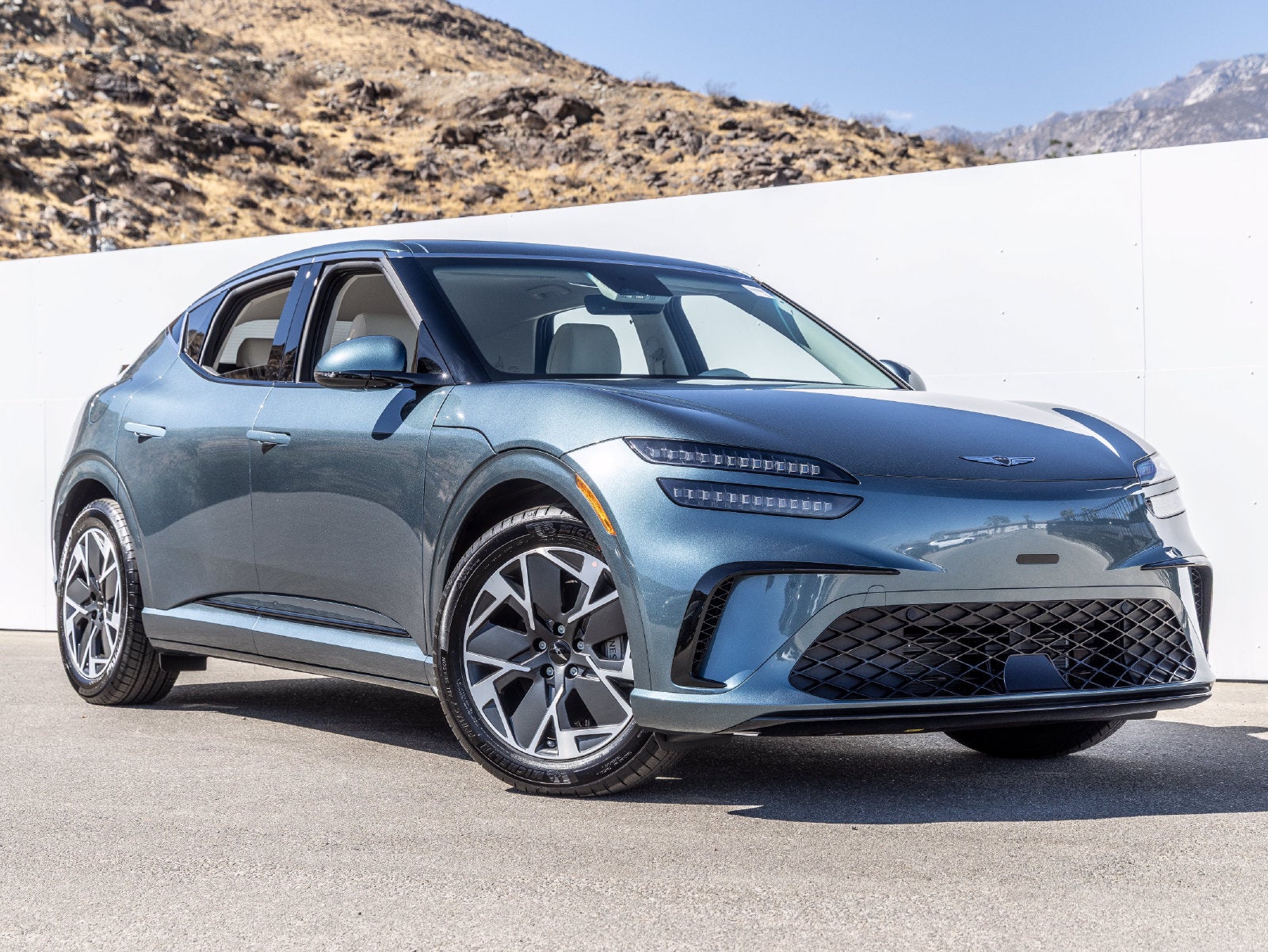 2027 Genesis GV60 19"