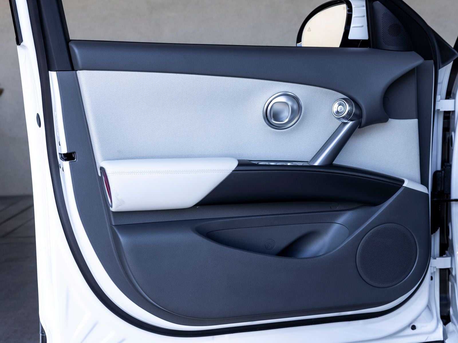 2026 Genesis GV60 19"