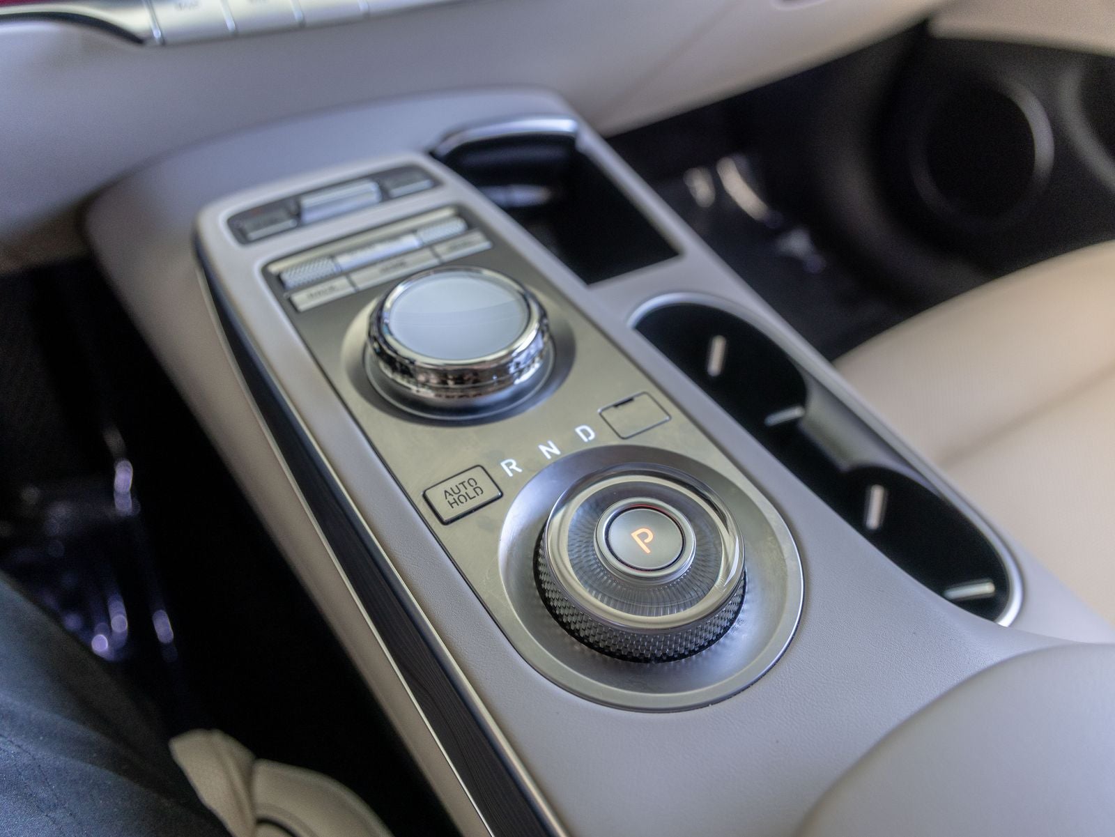 2023 Genesis GV70 2.5T Advanced