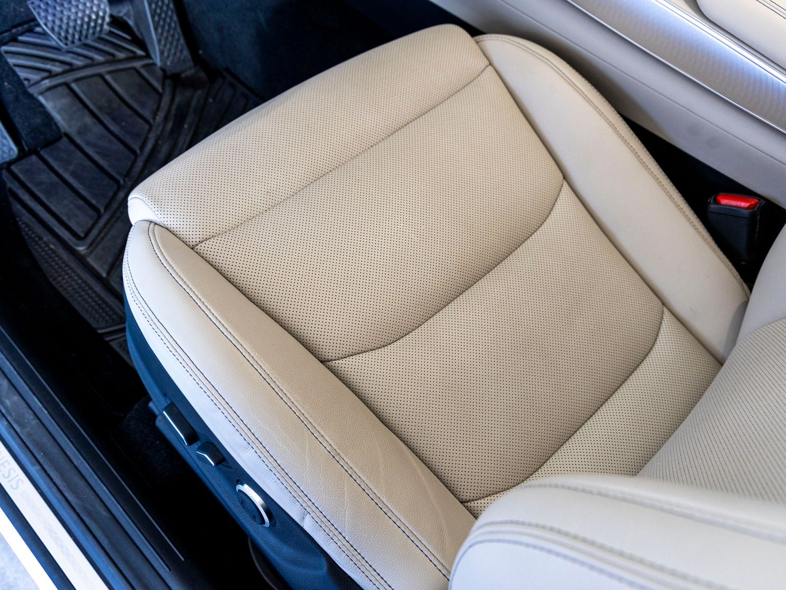 2022 Genesis GV70 2.5T Select