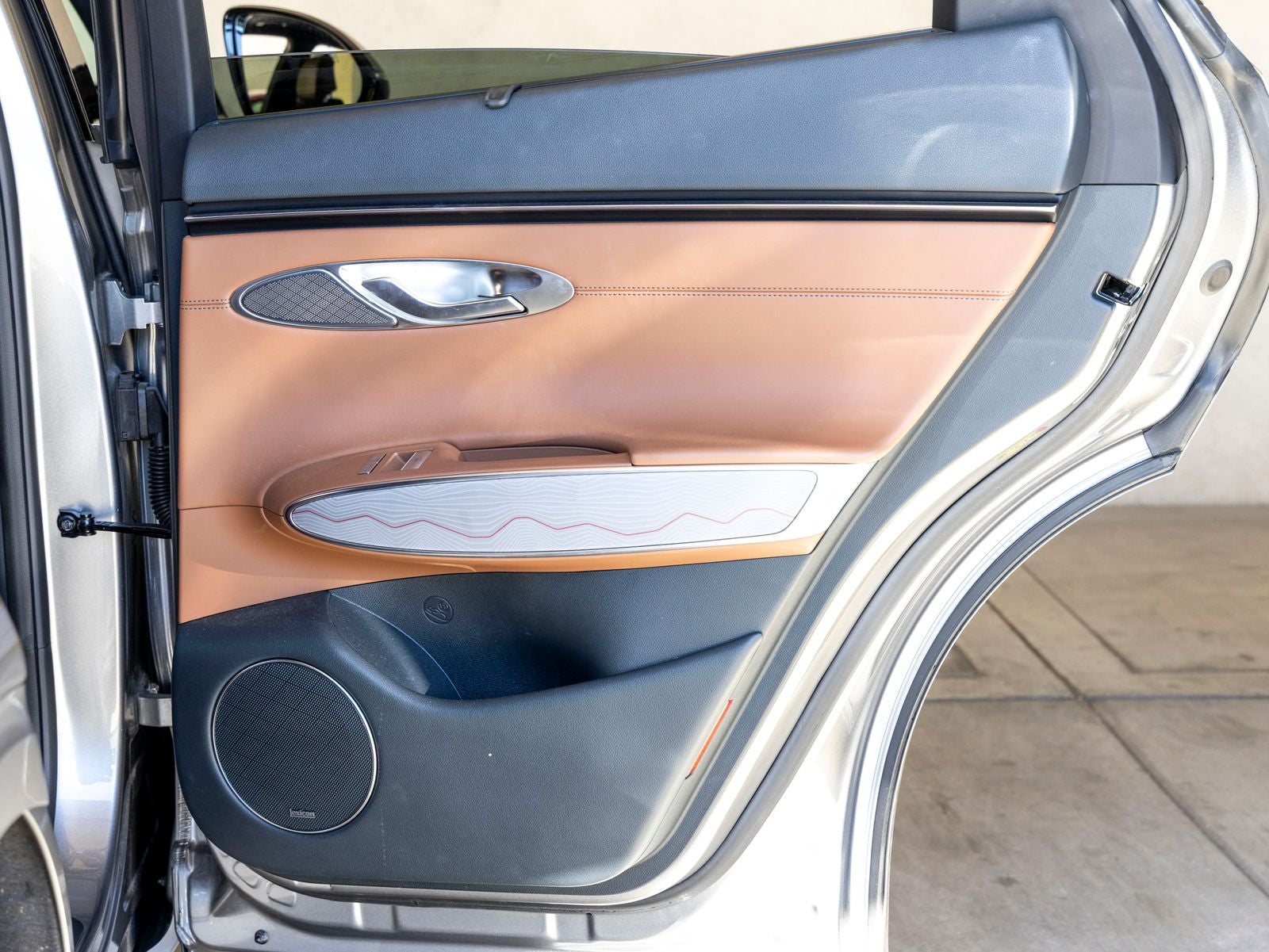 2023 Genesis GV70 2.5T