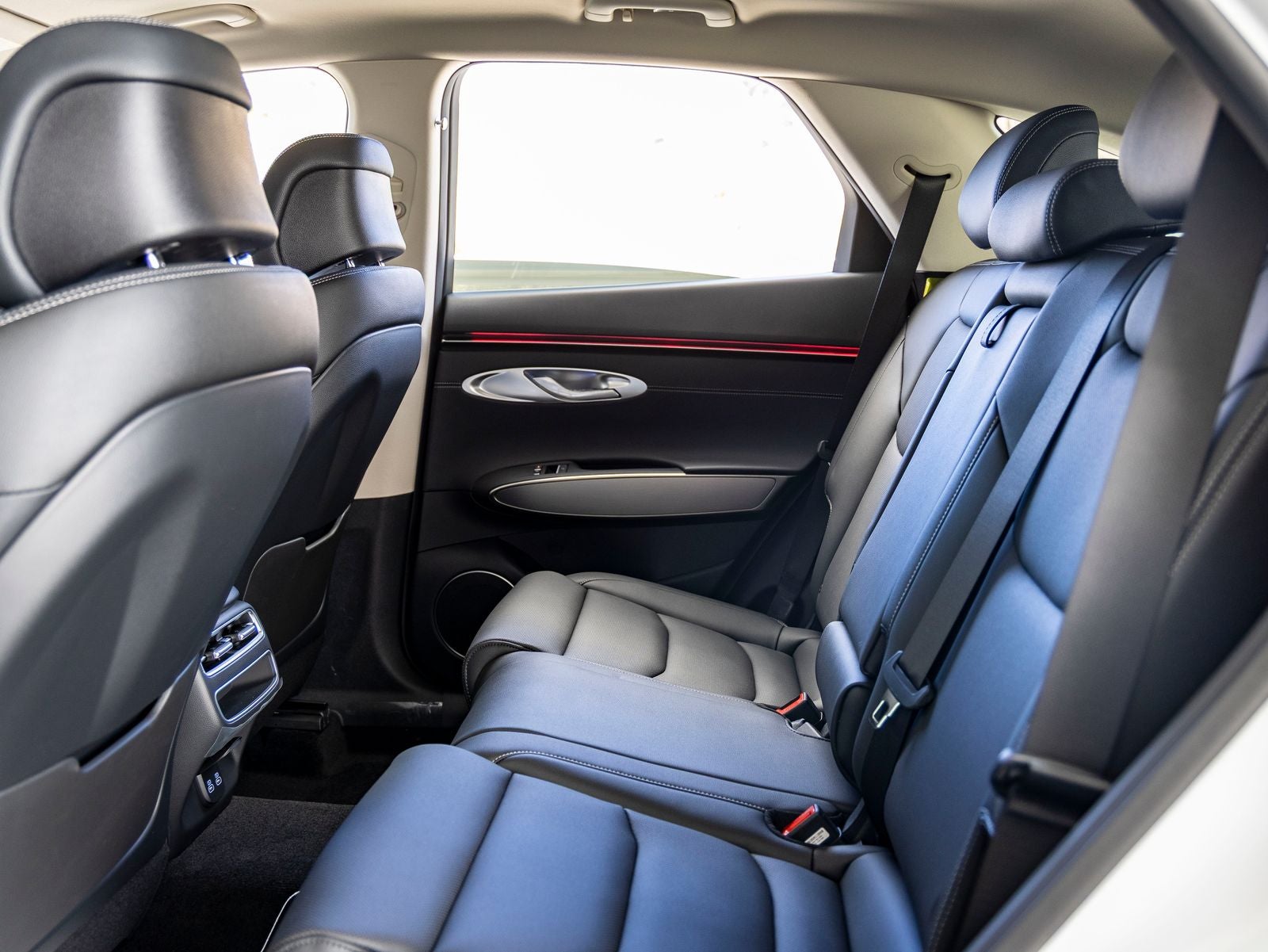 2027 Genesis GV70 2.5T Select