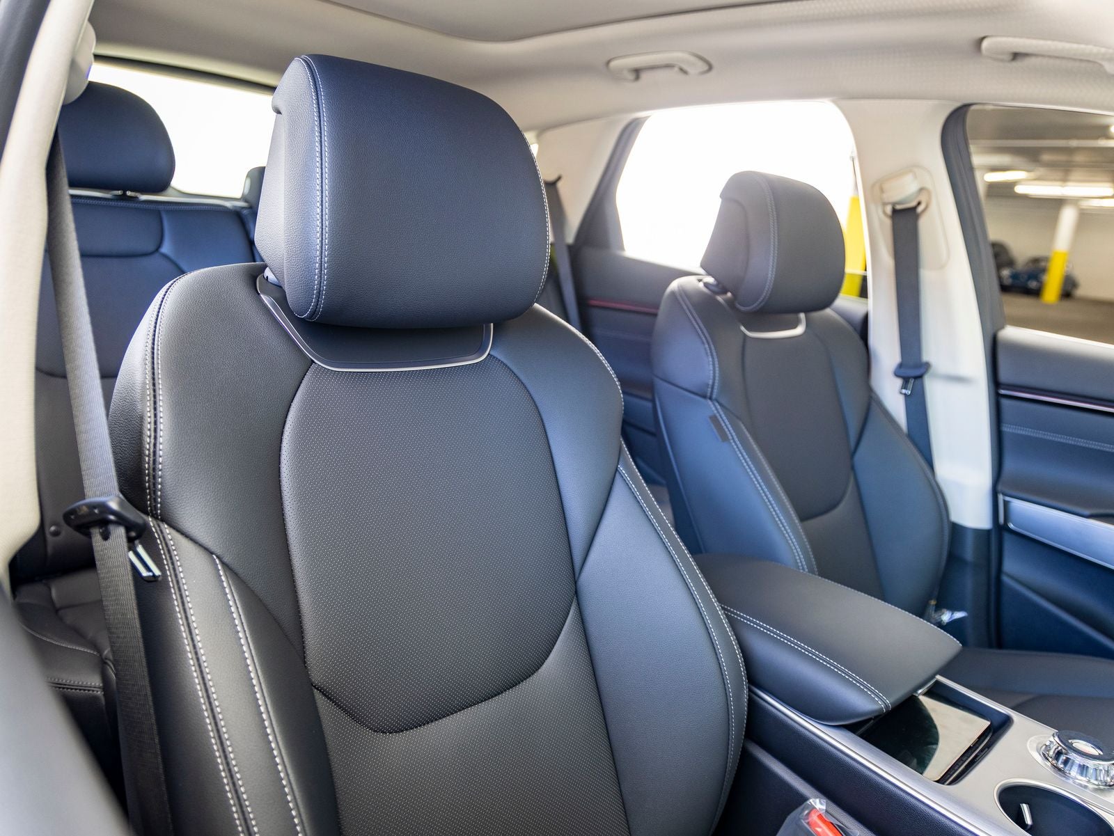 2027 Genesis GV70 2.5T Select