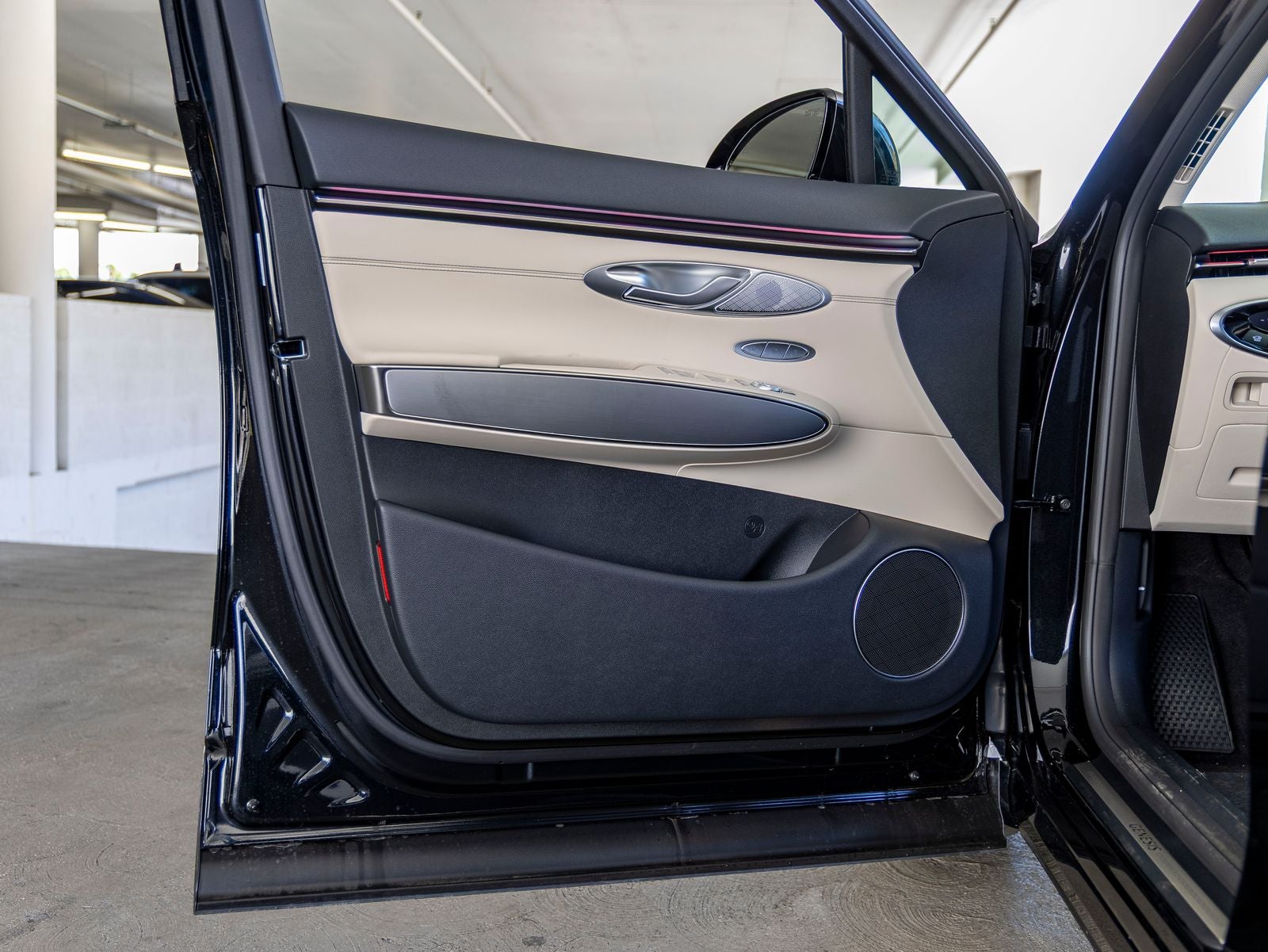 2027 Genesis GV70 2.5T Select