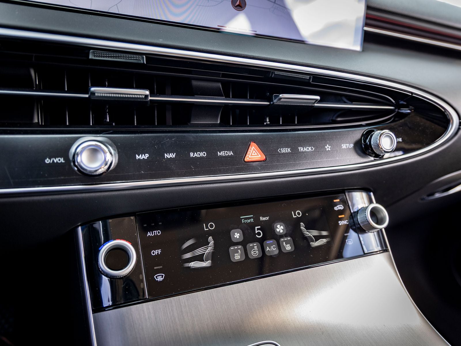2027 Genesis GV70 2.5T Select