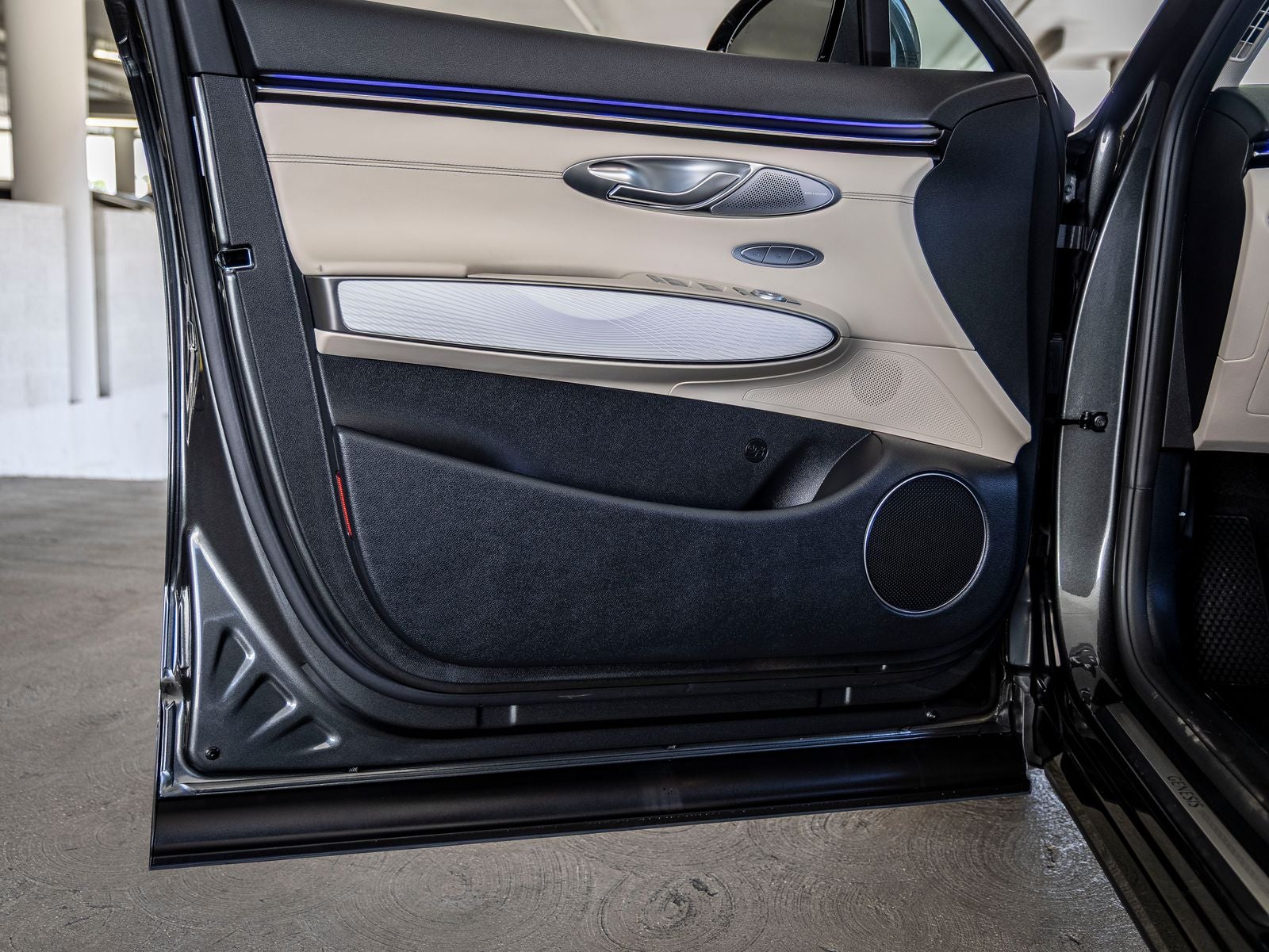 2027 Genesis GV70 2.5T Advanced