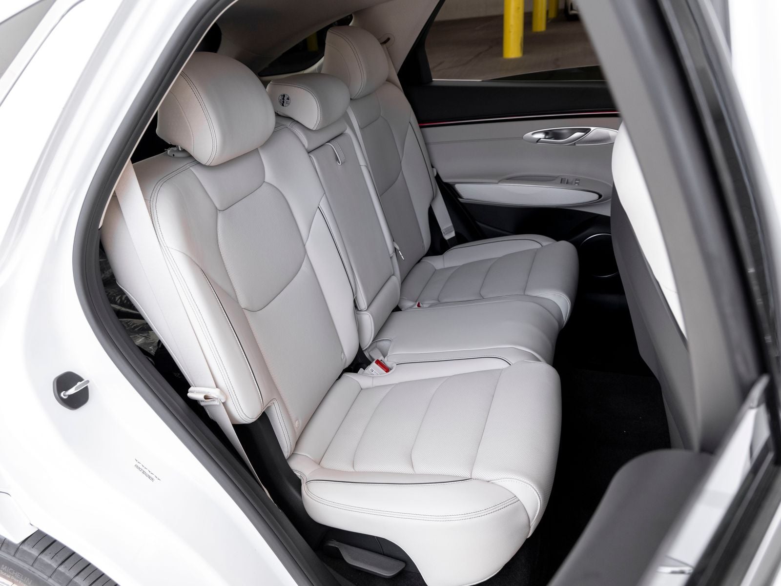 2027 Genesis GV70 2.5T Advanced
