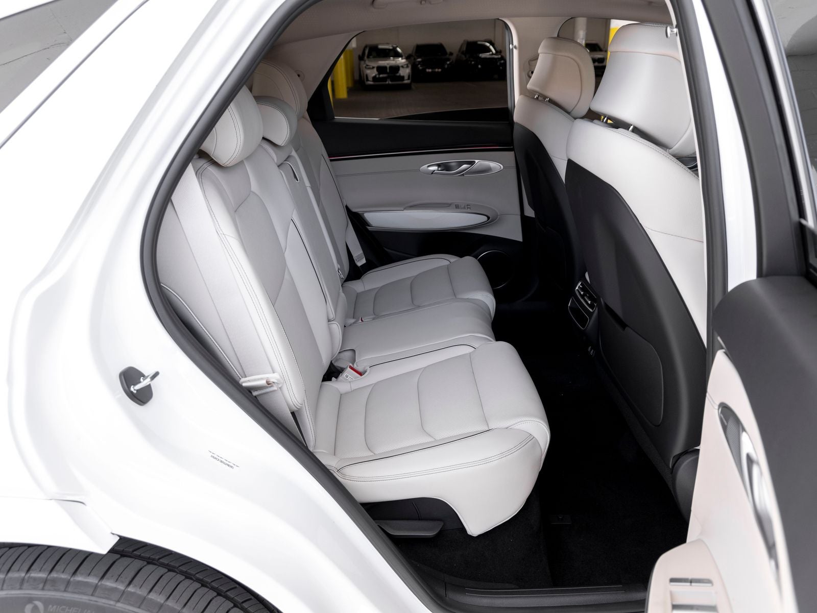 2027 Genesis GV70 2.5T Advanced