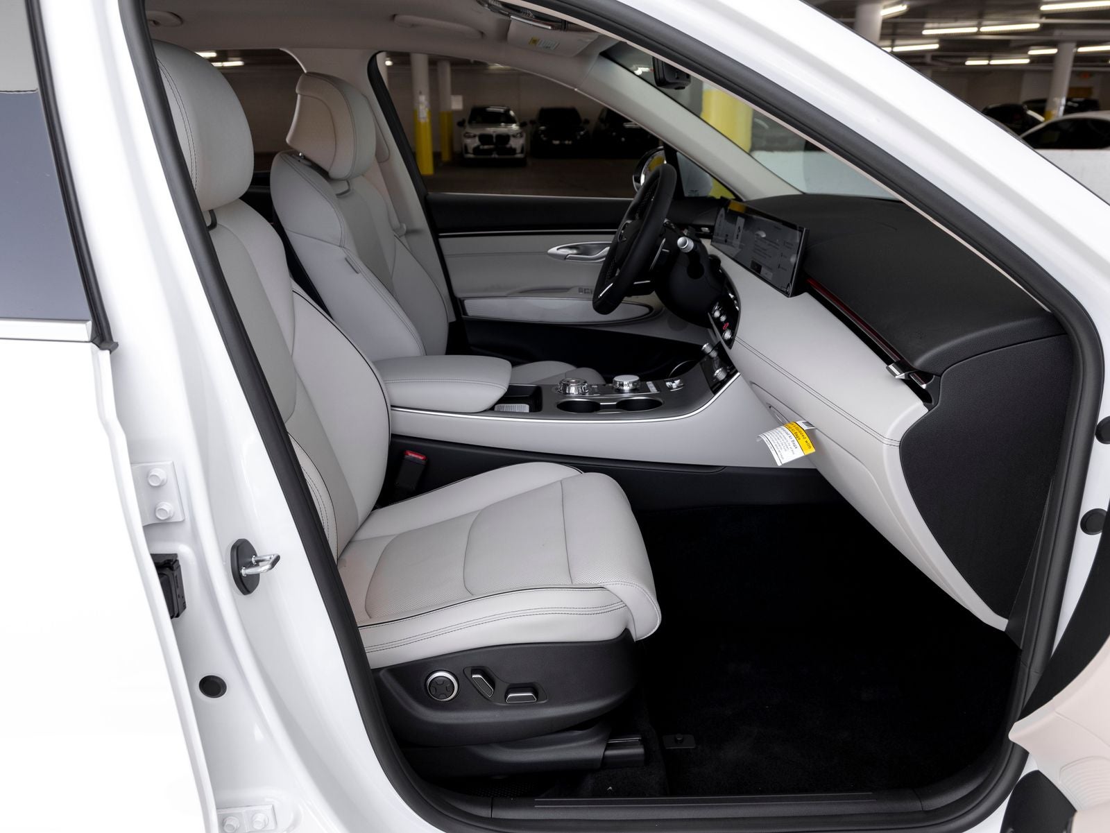 2027 Genesis GV70 2.5T Advanced