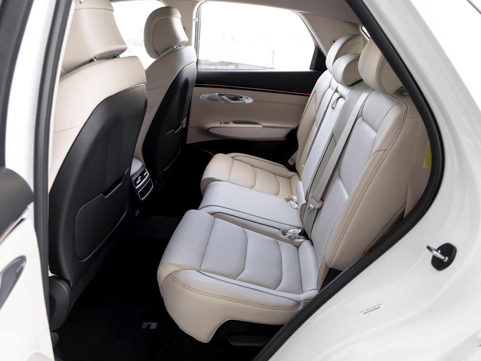 2027 Genesis GV70 2.5T Advanced
