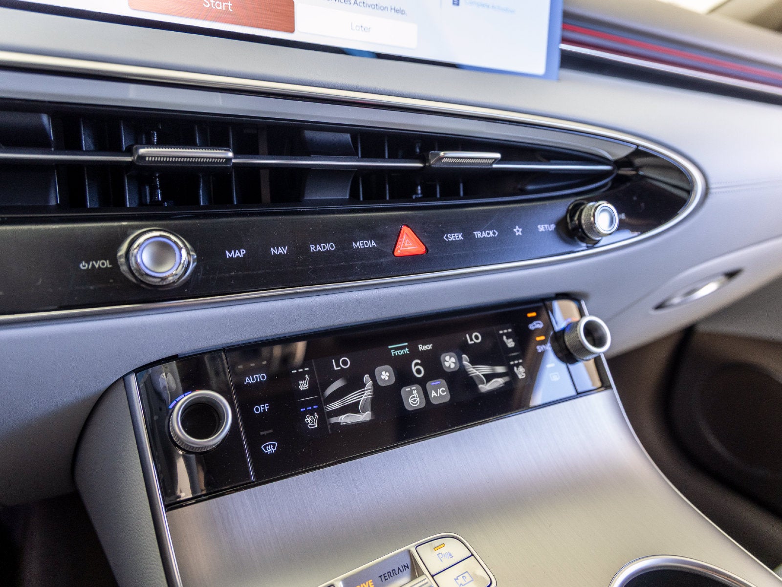 2027 Genesis GV70 2.5T Advanced