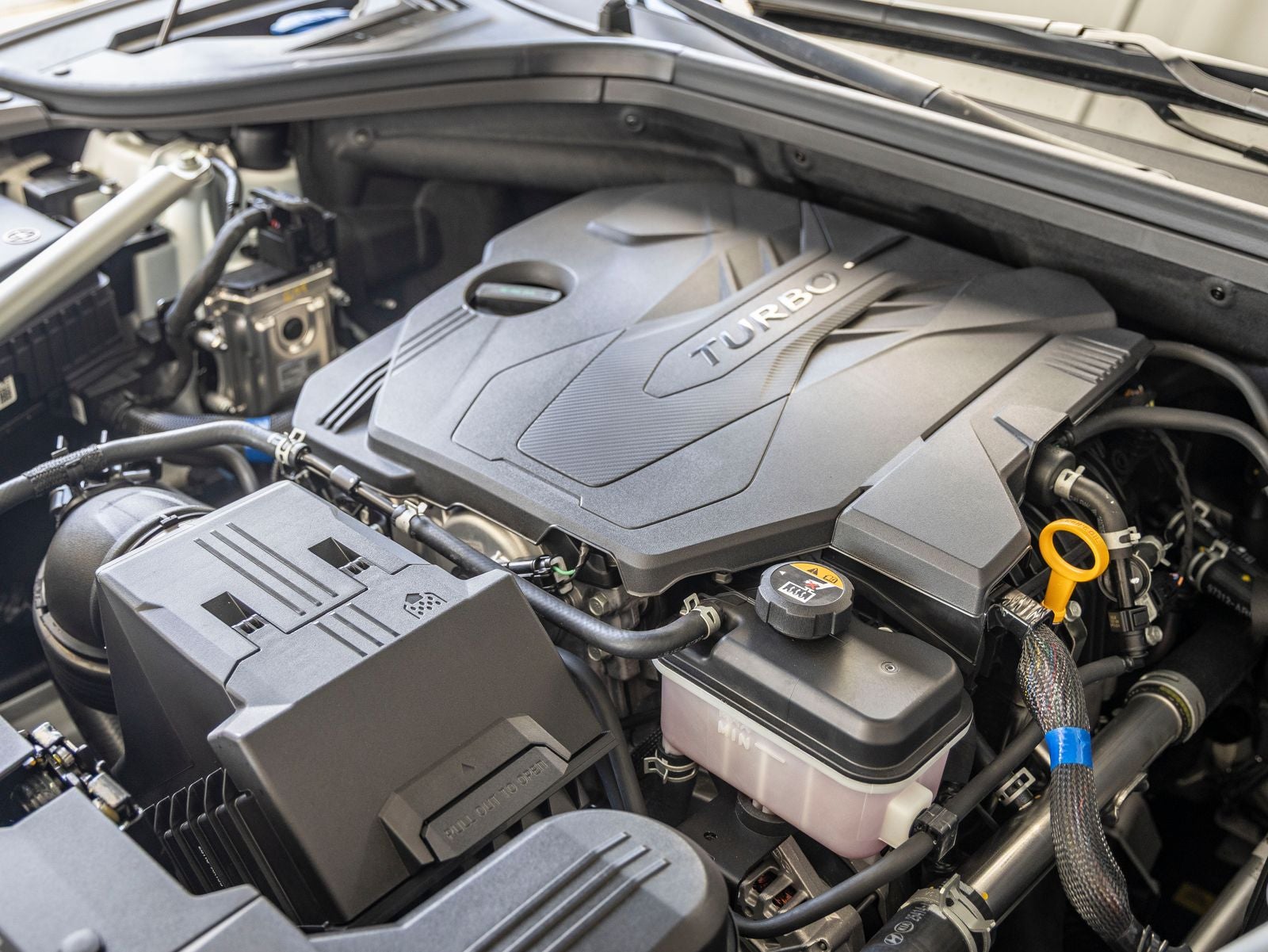 2027 Genesis GV70 2.5T Advanced