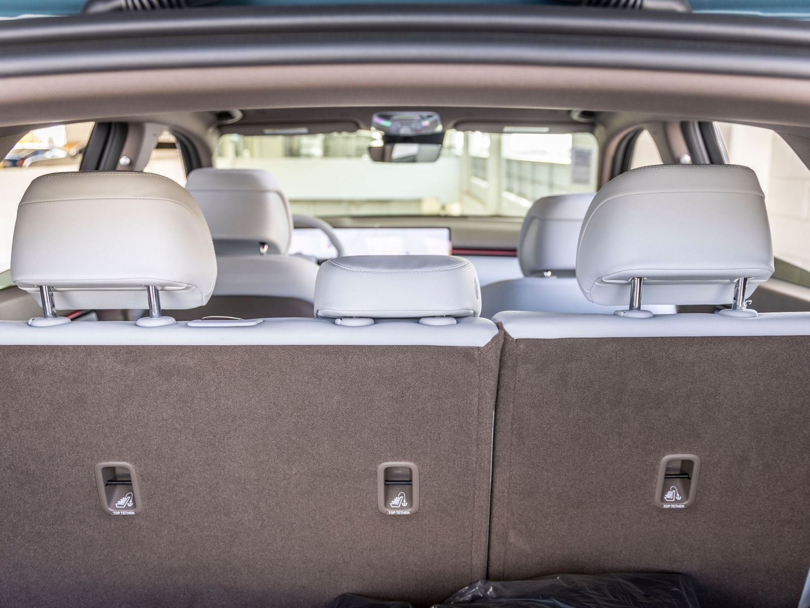 2027 Genesis Electrified GV70 2.5T Advanced
