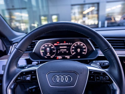 2022 Audi e-tron Premium quattro